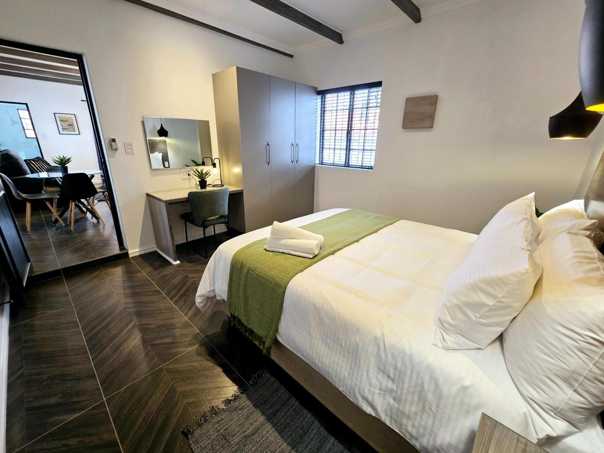 Hampton Collection Avenues - Urban 4 Sleeper Durban