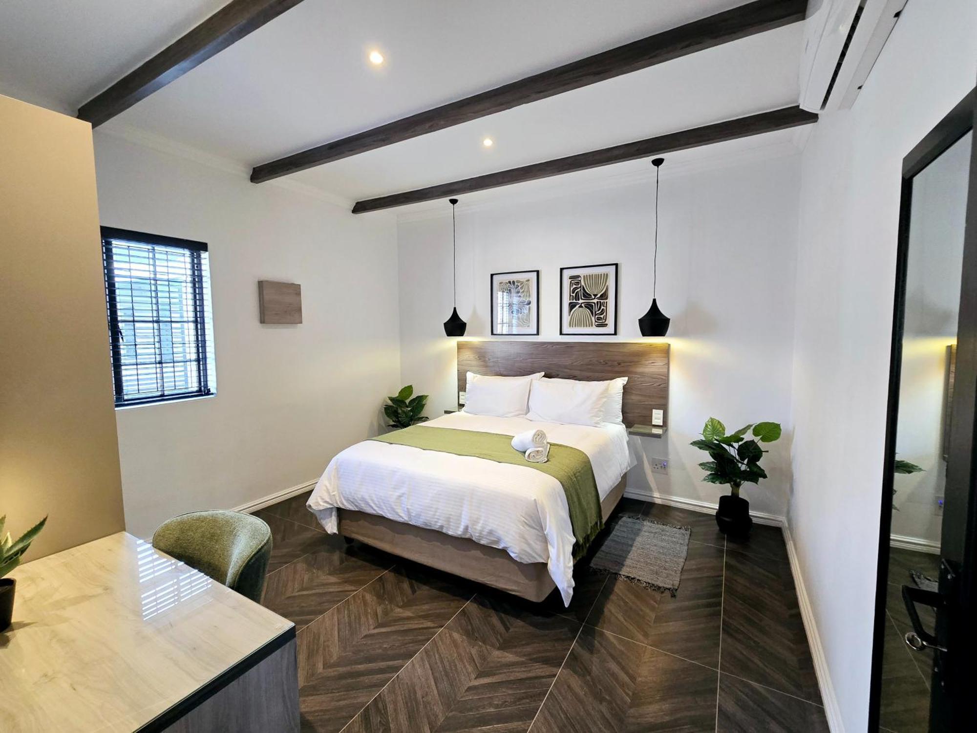 Hampton Collection Avenues - Urban 4 Sleeper * Durban