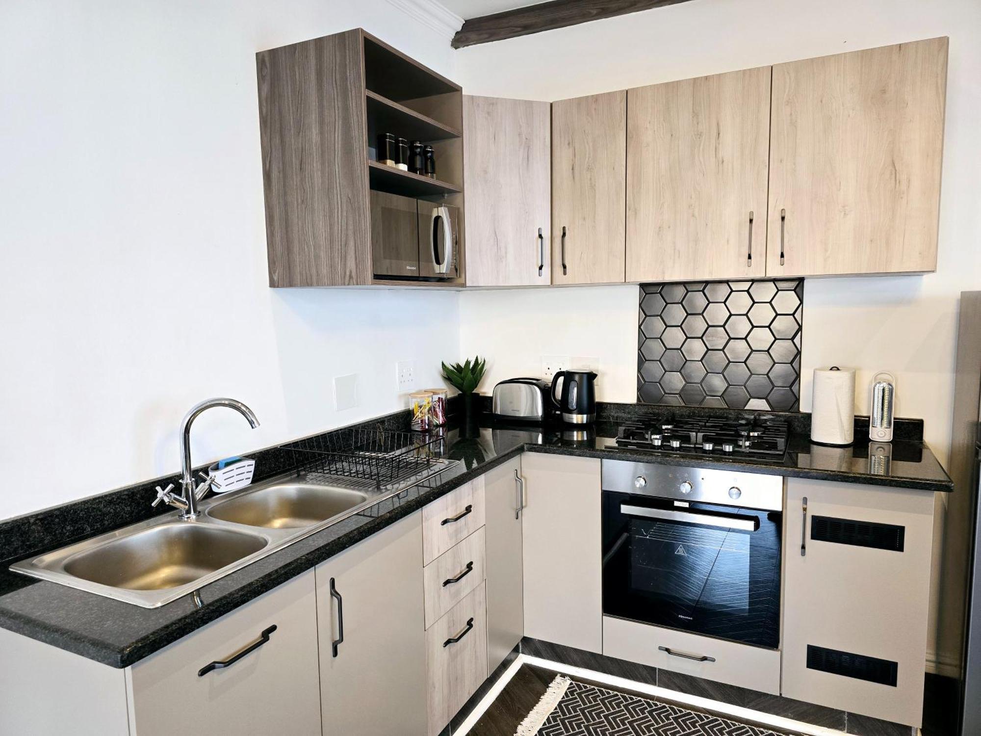 Hampton Collection Avenues - Urban 4 Sleeper * Durban